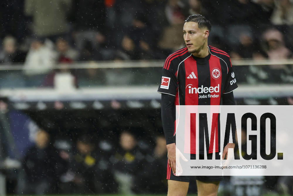 Younes Ebnoutalib Eintracht Frankfurt looks dejected, Bundesliga, Eintracht Frankfurt v Borussia Dortmund, Deutsche Bank Park on 09 January 2026 in Frankfurt am Main, Germany Photo by Marco Steinbrenner DeFodi Images Younes Ebnoutalib Eintracht Frankfurt looks dejected, Bundesliga, Eintracht Frankfurt v Borussia Dortmund, Deutsche Bank Park, January 9, 2026 in Frankfurt am Main, Germany Photo by Marco Steinbrenner DeFodi Images DFL regulations prohibit any use of photographs as image sequences and or quasi video