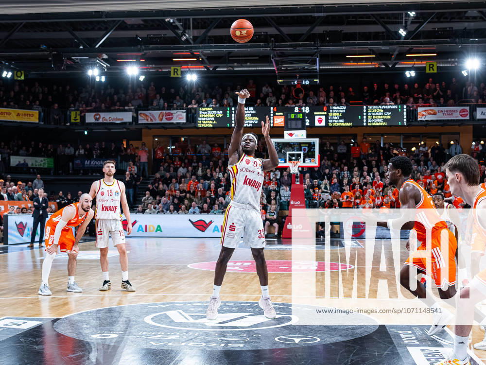 Charles Thompson Fitness First Wuerzburg Baskets, 32 at free throw RASTA Vechta vs Fitness First Wuerzburg Baskets, Basketball, easyCredit Basketball Bundesliga, Matchday 15, Season 2025 2026, 11 01 2026 RASTA Vechta vs Fitness First Wuerzburg Baskets, Basketball, easyCredit Basketball Bundesliga, Matchday 15, Season 2025 2026, 11 01 2026 Vechta