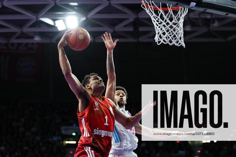Oscar da Silva FC Bayern Basketball, 01 with Alijah Comithier Telekom Baskets Bonn, 02 , GER, FC Bayern Basketball vs Telekom Baskets Bonn, Basketball, easycredit Basketball Bundesliga, 15 Matchday, Season 2025 2026, 11 01 2026, GER, FC Bayern Basketball vs Telekom Baskets Bonn, Basketball, easycredit Basketball Bundesliga, 15 Matchday, Season 2025 2026, 11 01 2026 Munich