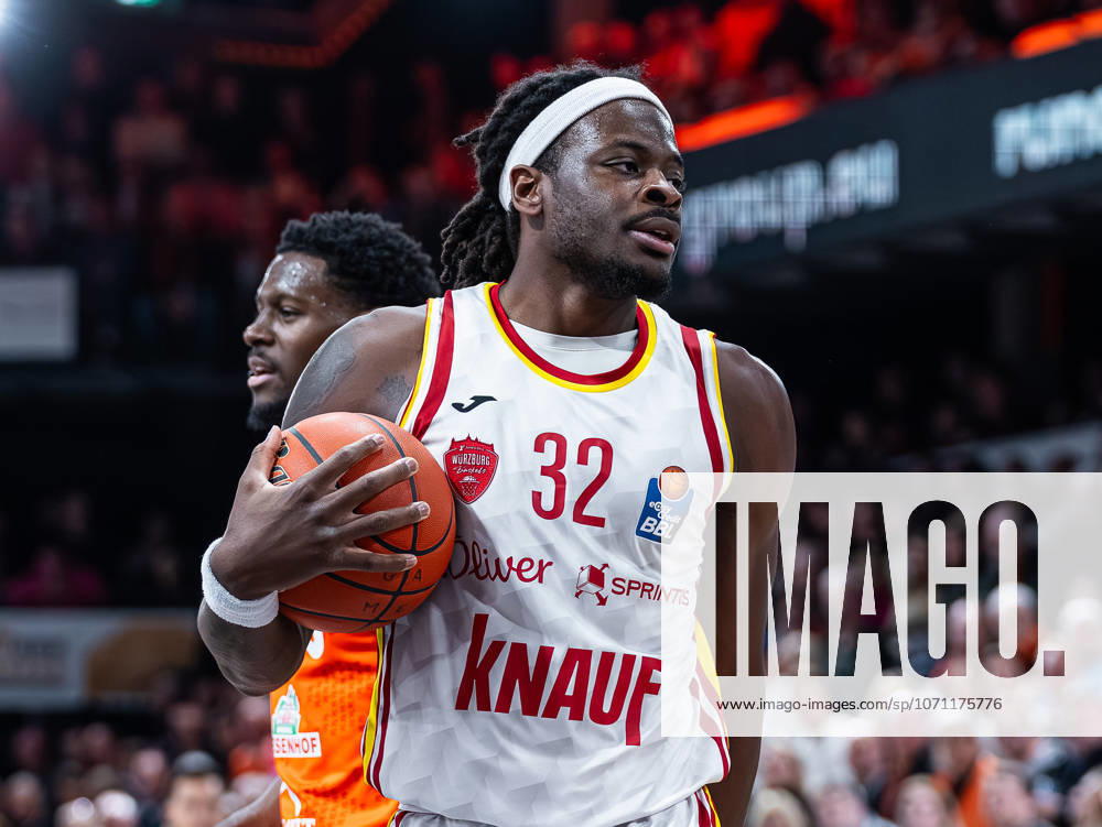 Charles Thompson Fitness First Wuerzburg Baskets, 32 with the ball RASTA Vechta vs Fitness First Wuerzburg Baskets, Basketball, easyCredit Basketball Bundesliga, 15 Matchday, Season 2025 2026, 11 01 2026 RASTA Vechta vs Fitness First Wuerzburg Baskets, Basketball, easyCredit Basketball Bundesliga, 15 Matchday, Season 2025 2026, 11 01 2026 Vechta
