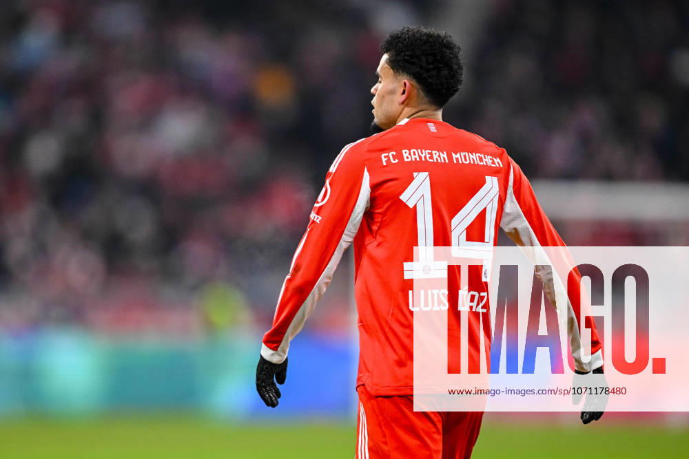 Luis Diaz FC Bayern München Looks on during the Bundesliga match between FC Bayern München and VfL Wolfsburg, Allianz Arena am 11 January 2026 in München, Germany Photo by Harry Langer DeFodi Images Luis Diaz FC Bayern München Looks on during the Bundesliga match between FC Bayern München and VfL Wolfsburg at Allianz Arena on January 11, 2026 in München, Germany Photo by Harry Langer DeFodi Images DFL regulations prohibit any use of photographs as image sequences and or quasi video Photo by Harry Langer DeFodi Images DFL regulations prohibit any use of photographs as image sequences and or quasi video