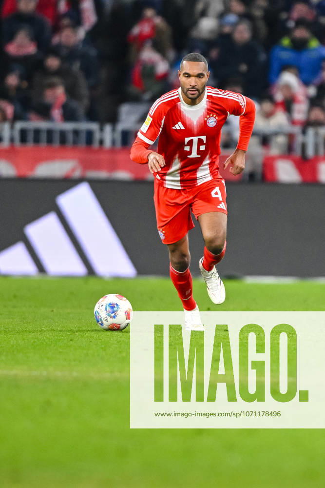 Jonathan Tah FC Bayern München in action, am Ball, Einzelaktion waehrend des spiels der Bundesliga zwischen FC Bayern München und VfL Wolfsburg, Allianz Arena am 11 January 2026 in München, Germany Photo by Harry Langer DeFodi Images Jonathan Tah FC Bayern München controls the Ball during the Bundesliga match between FC Bayern München and VfL Wolfsburg at Allianz Arena on January 11, 2026 in München, Germany Photo by Harry Langer DeFodi Images DFL regulations prohibit any use of photographs as image sequences and or quasi video Photo by Harry Langer DeFodi Images DFL regulations prohibit any use of photographs as image sequences and or quasi video