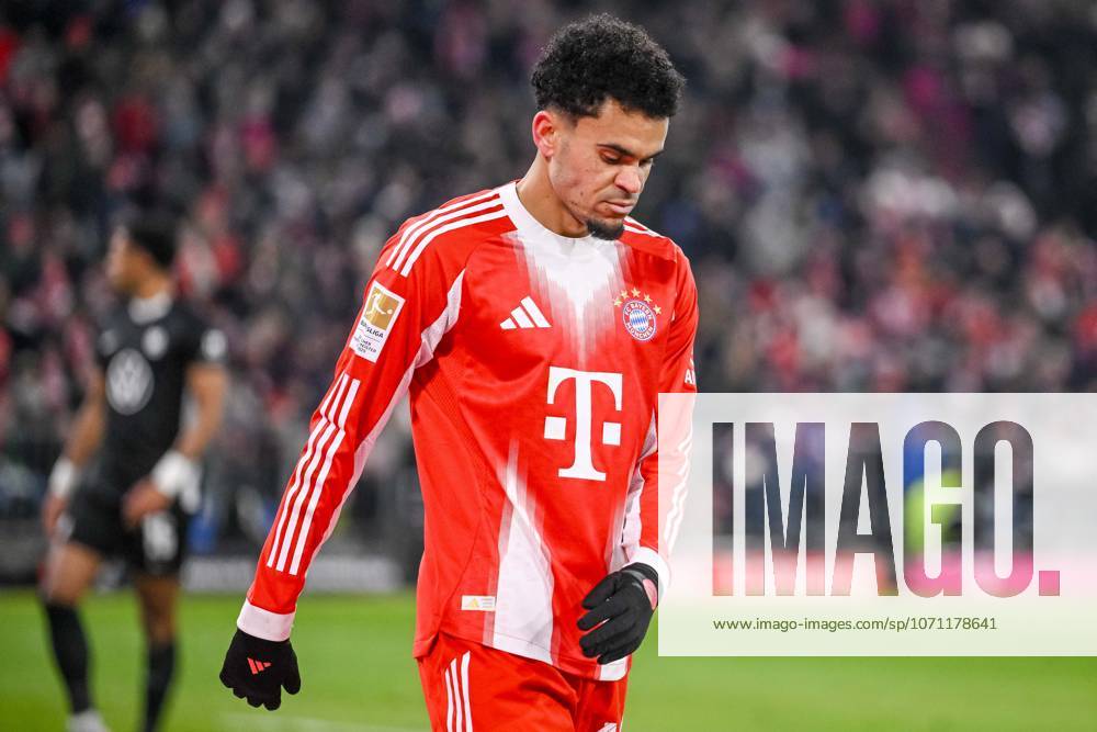 Luis Diaz FC Bayern München Looks on during the Bundesliga match between FC Bayern München and VfL Wolfsburg, Allianz Arena am 11 January 2026 in München, Germany Photo by Harry Langer DeFodi Images Luis Diaz FC Bayern München Looks on during the Bundesliga match between FC Bayern München and VfL Wolfsburg at Allianz Arena on January 11, 2026 in München, Germany Photo by Harry Langer DeFodi Images DFL regulations prohibit any use of photographs as image sequences and or quasi video Photo by Harry Langer DeFodi Images DFL regulations prohibit any use of photographs as image sequences and or quasi video