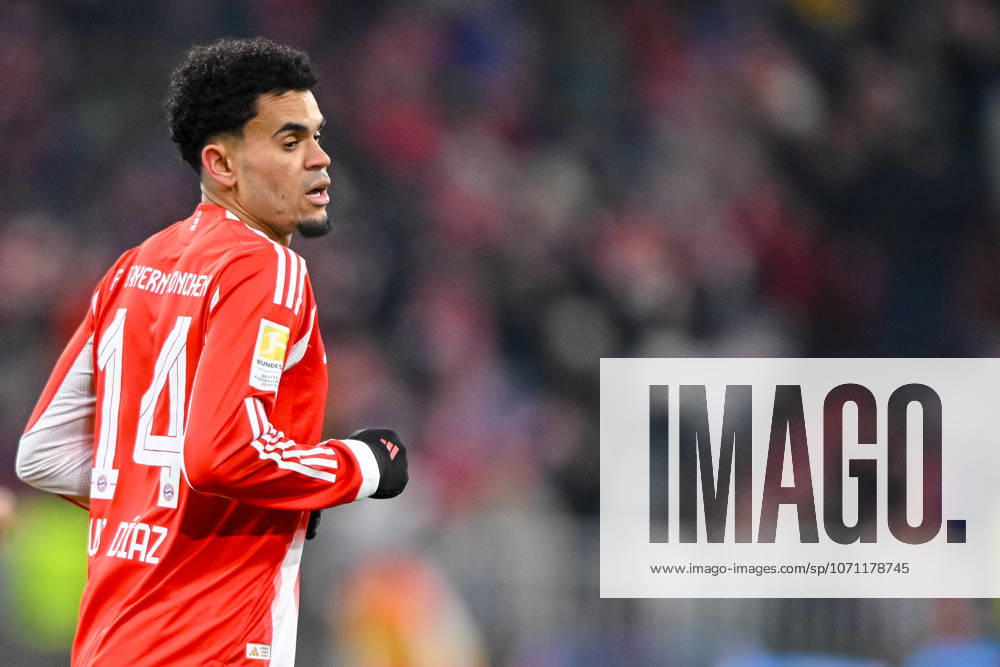 Luis Diaz FC Bayern München Looks on during the Bundesliga match between FC Bayern München and VfL Wolfsburg, Allianz Arena am 11 January 2026 in München, Germany Photo by Harry Langer DeFodi Images Luis Diaz FC Bayern München Looks on during the Bundesliga match between FC Bayern München and VfL Wolfsburg at Allianz Arena on January 11, 2026 in München, Germany Photo by Harry Langer DeFodi Images DFL regulations prohibit any use of photographs as image sequences and or quasi video Photo by Harry Langer DeFodi Images DFL regulations prohibit any use of photographs as image sequences and or quasi video