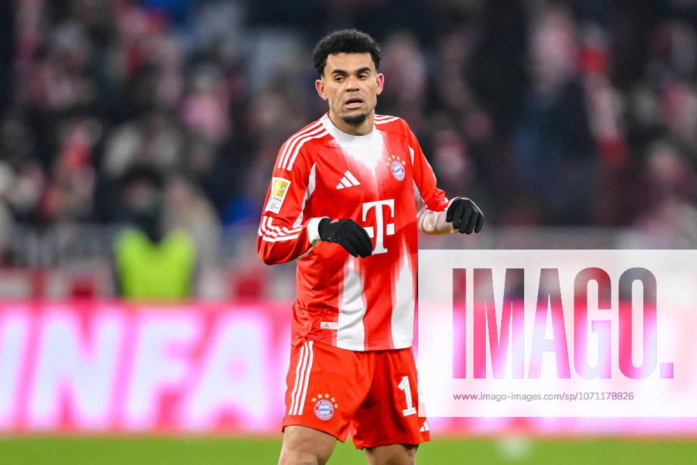 Luis Diaz FC Bayern München Looks on during the Bundesliga match between FC Bayern München and VfL Wolfsburg, Allianz Arena am 11 January 2026 in München, Germany Photo by Harry Langer DeFodi Images Luis Diaz FC Bayern München Looks on during the Bundesliga match between FC Bayern München and VfL Wolfsburg at Allianz Arena on January 11, 2026 in München, Germany Photo by Harry Langer DeFodi Images DFL regulations prohibit any use of photographs as image sequences and or quasi video Photo by Harry Langer DeFodi Images DFL regulations prohibit any use of photographs as image sequences and or quasi video