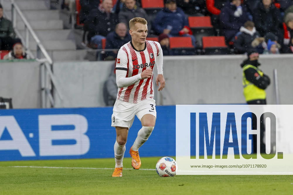 Philipp Lienhart SC Freiburg, 03 on the ball , Germany, Soccer, 1 Bundesliga, Matchday 16, 2025 2026, SC Freiburg vs Hamburger SV, 10 01 2026, Freiburg im Breisgau Europa Park Stadium Germany