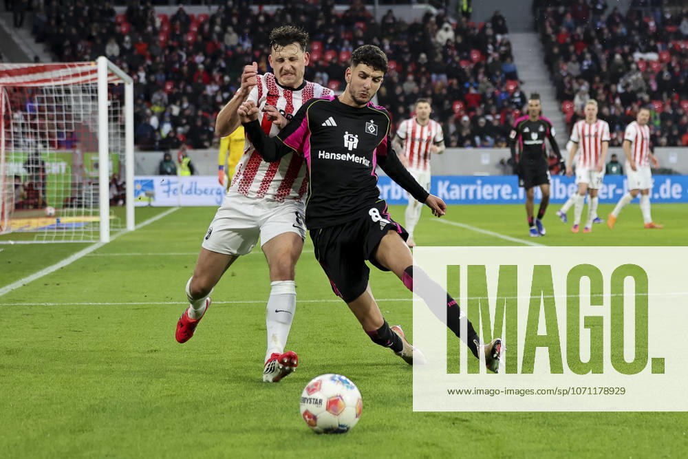 Maximilian Eggestein SC Freiburg, 08 and Daniel Elfadli Hamburger SV, 08 in duel , Germany, Soccer, 1 Bundesliga, Matchday 16, 2025 2026, SC Freiburg vs Hamburger SV, 10 01 2026, Freiburg im Breisgau Europa Park Stadion Germany