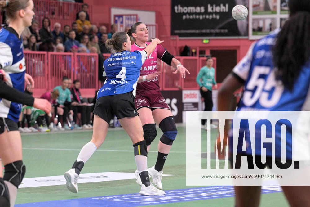 Gabriela Clausson Bitolo TusSies Metzingen, 22 vs Andrea Jacobsen HSG Blomberg Lippe, 04 TusSies Metzingen vs HSG Blomberg Lippe, handball, Alsco HBF, 13 league matchday, 2025 2026 season, 14 01 2026 TusSies Metzingen vs HSG Blomberg Lippe, handball, Alsco HBF, 13 league matchday, 2025 2026 season, 14 01 2026 Tuebingen