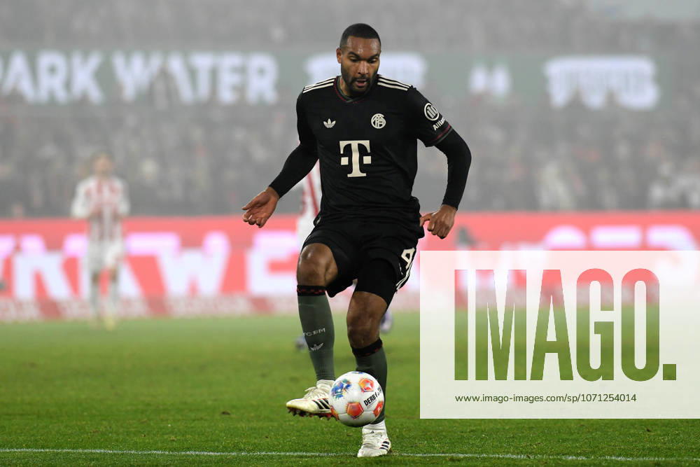 Jonathan Tah FC Bayern Muenchen in action, on the ball, single action during the Bundesliga match between 1 FC Köln and FC Bayern München, RheinEnergieSTADION on January 14, 2026 in Cologne, Germany Photo by Ralf Treese DeFodi Images Jonathan Tah FC Bayern Muenchen controls the ball during the Bundesliga match between 1 FC Köln and FC Bayern München at RheinEnergieSTADION on January 14, 2026 in Köln, Germany Photo by Ralf Treese DeFodi Images DFL regulations prohibit any use of photographs as image sequences and or quasi video Photo by Ralf Treese DeFodi Images