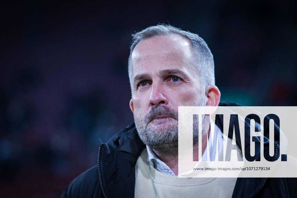 Head Coach Manuel Baum FC Augsburg , FC Augsburg vs 1 FC Union Berlin, Football, Men, Bundesliga, Season 2025 2026, First Round, 17 Matchday, 15 01 2026 DFB regulations prohibit any use of photographs as image sequences and or quasi video Augsburg Bayern Germany