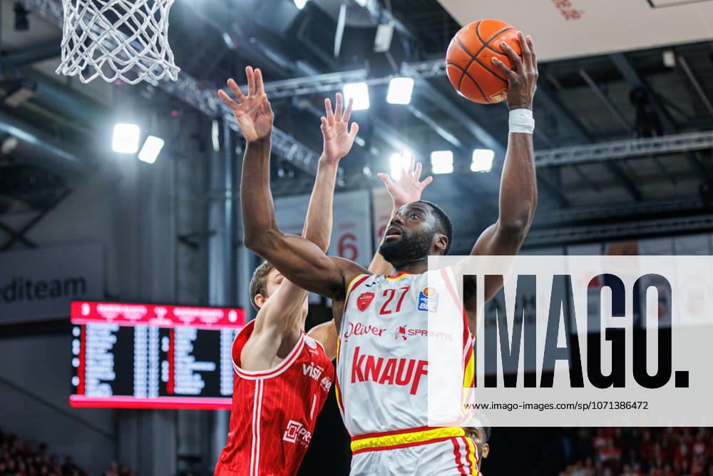 Richard Balint BMA365 Bamberg Baskets, 11 , Eddy Edigin Jr Fit One Wuerzburg Baskets, 27 , BMA365 Bamberg Baskets vs Fitness First Wuerzburg Baskets, Basketball, easyCredit BBL, Matchday 16, 17 01 2026 BMA365 Bamberg Baskets vs Fitness First Wuerzburg Baskets, Basketball, easyCredit BBL, Matchday 16, 17 01 2026 Bamberg