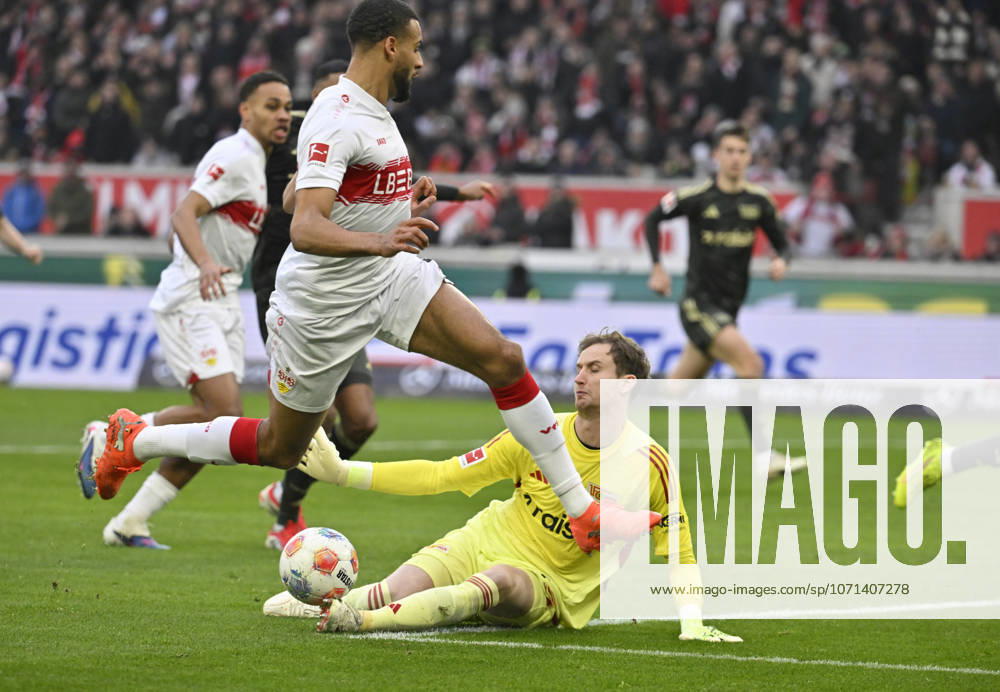Penalty area scene, goal area scene Goal shot Action Goal chance Josha Vagnoman VfB Stuttgart 04 against goalkeeper Frederik Roennow 1 FC Union Berlin FCU 01 VfB Stuttgart vs 1 FC Union Berlin FCU 18 01 2026 DFL REGULATIONS PROHIBIT ANY USE OF PHOTOGRAPHS AS IMAGE SEQUENCES AND OR QUASI VIDEO VfB Stuttgart vs 1 FC Union Berlin FCU