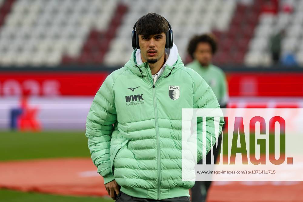 Rodrigo Ribeiro 21 FC Augsburg , FC Augsburg vs SC Freiburg, Football, 1 Bundesliga, 18 Matchday, 18 01 2026 DFB regulations prohibit any use of photographs as image sequences and or quasi video Augsburg Bayern Germany