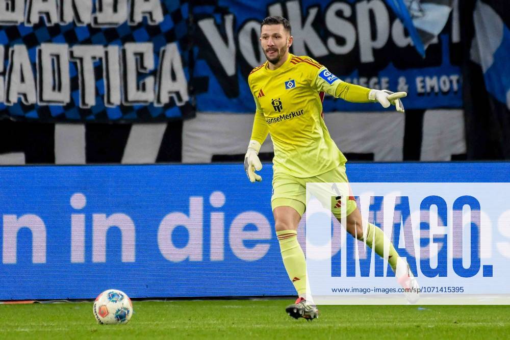 Heuer Fernandes Daniel HSV on the ball Germany , Hamburg , Volksparkstadion , Football , 1 Bundesliga , Hamburger SV Borussia Mönchengladbach