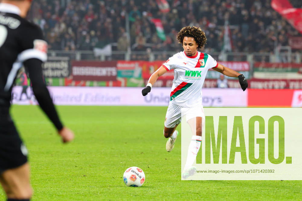 Han Noah Massengo 4, FC Augsburg at the match between FC Augsburg v SC Freiburg, Football, Men, Bundesliga, 2025 2026, Matchday 18 on 18 01 2026 in Augsburg, WWK Arena DFL and DFB regulations prohibit any use of photographs as image sequences and or quasi video Bayern Germany