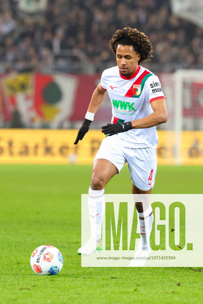 Han Noah Massengo 4, FC Augsburg at the match between FC Augsburg v SC Freiburg, Football, Men, Bundesliga, 2025 2026, Matchday 18 on 18 01 2026 in Augsburg, WWK Arena DFL and DFB regulations prohibit any use of photographs as image sequences and or quasi video Bayern Germany