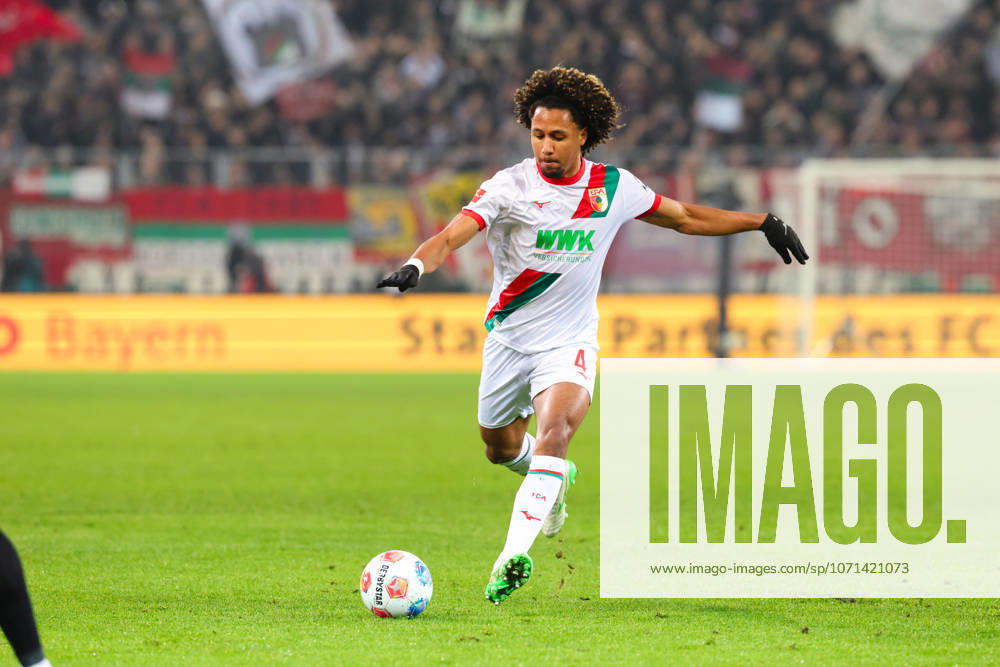 Han Noah Massengo 4, FC Augsburg at the match between FC Augsburg v SC Freiburg, Football, Men, Bundesliga, 2025 2026, Matchday 18 on 18 01 2026 in Augsburg, WWK Arena DFL and DFB regulations prohibit any use of photographs as image sequences and or quasi video Bayern Germany