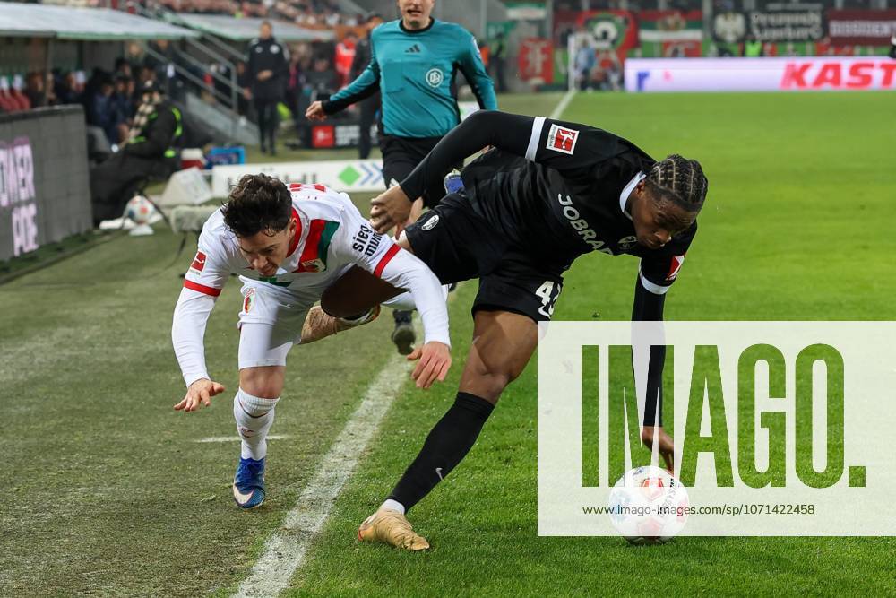 In duel, action, with Fabian Rieder 32 FC Augsburg , Johan Manzambi 44 SC Freiburg , FC Augsburg vs SC Freiburg, Football, 1 Bundesliga, 18 Matchday, 18 01 2026 DFB regulations prohibit any use of photographs as image sequences and or quasi video Augsburg Bayern Germany