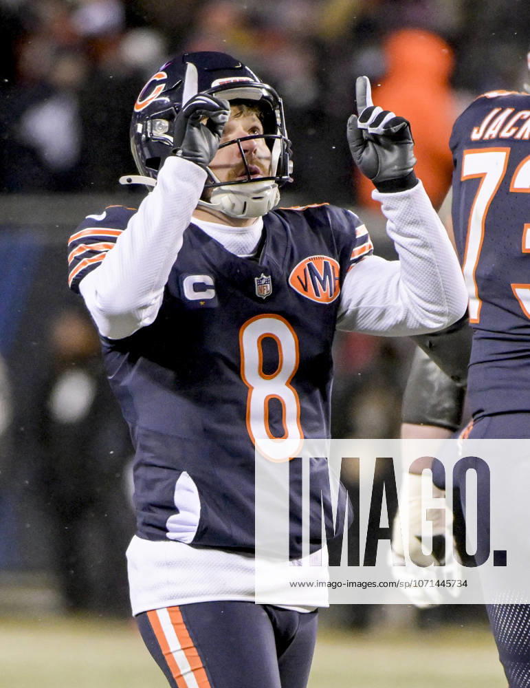 Chicago Bears place kicker Cairo Santos (8) celebrates his game tying extra point late in the fourth quarter leading to overtime play against the Los Angeles Rams during an NFL, American Football Herren, USA Divisional round playoff game at Soldier Field in Chicago on Sunday, January 18, 2026. The Rams defeated the Bears 20-17 to advance to the NFC Championship. CHI20260118225 MARKxBLACK
