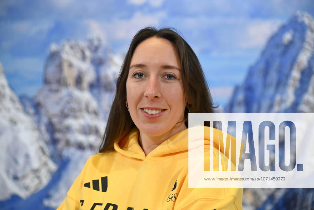 Kira WEIDLE WINKELMANN GER, Alpine skiing in front of alpine scenery, Dolomites single picture, cropped single motif, portrait, portrait dressing team Germany for the Winter Games 2026 in Milan and Cortina on 19 01 2026,
