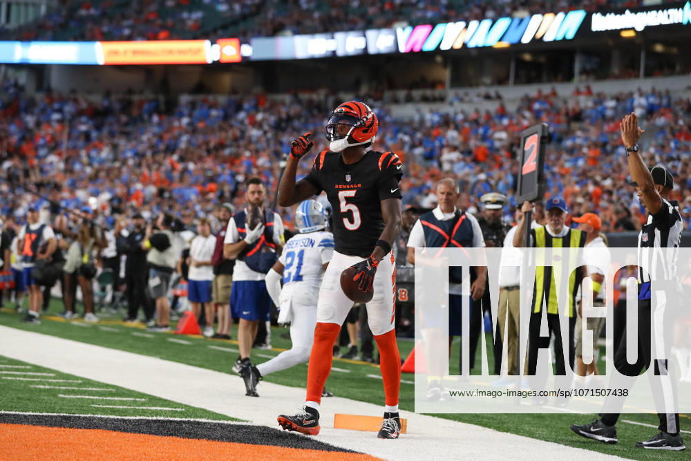 CINCINNATI, OH - OCTOBER 05: Cincinnati Bengals wide receiver Tee Higgins (5) reacts after scoring a touchdown during the game against the Detroit Lions and the Cincinnati Bengals on October 5, 2025, at Paycor Stadium in Cincinnati, OH. (Photo by Ian Johnson Icon Sportswire) NFL, American Football Herren, USA OCT 05 Lions at Bengals Icon251005086