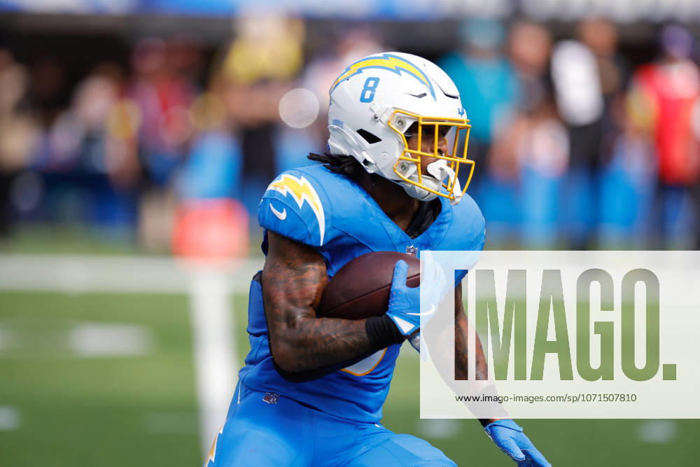 INGLEWOOD, CA - OCTOBER 5: Los Angeles Chargers running back Omarion Hampton (8) runs the football during the NFL, American Football Herren, USA game between the Washington Commanders and the Los Angeles Chargers on October 05, 2025, at SoFi Stadium in Inglewood, CA. (Photo by Jevone Moore Icon Sportswire) NFL: OCT 05 Commanders at Chargers Icon20251005030