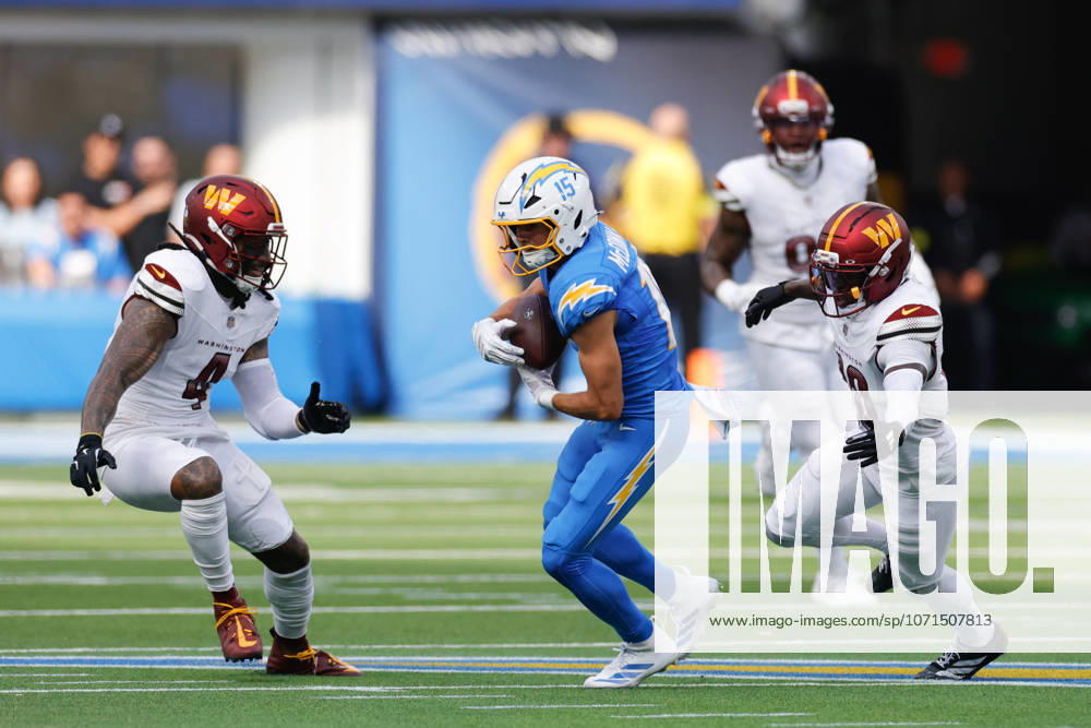 INGLEWOOD, CA - OCTOBER 5: Los Angeles Chargers wide receiver Ladd McConkey (15) with a catch during the NFL, American Football Herren, USA game between the Washington Commanders and the Los Angeles Chargers on October 05, 2025, at SoFi Stadium in Inglewood, CA. (Photo by Jevone Moore Icon Sportswire) NFL: OCT 05 Commanders at Chargers Icon20251005033