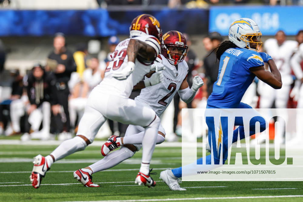 INGLEWOOD, CA - OCTOBER 5: Los Angeles Chargers wide receiver Quentin Johnston (1) runs after a catch during the NFL, American Football Herren, USA game between the Washington Commanders and the Los Angeles Chargers on October 05, 2025, at SoFi Stadium in Inglewood, CA. (Photo by Jevone Moore Icon Sportswire) NFL: OCT 05 Commanders at Chargers Icon20251005035