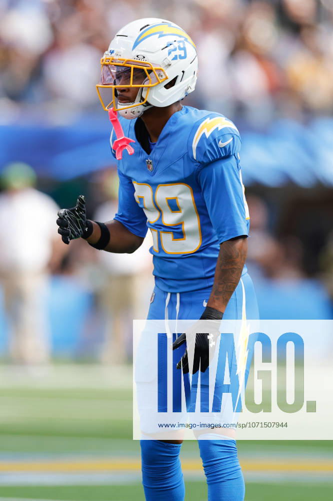 INGLEWOOD, CA - OCTOBER 5: Los Angeles Chargers cornerback Tarheeb Still (29) during the NFL, American Football Herren, USA game between the Washington Commanders and the Los Angeles Chargers on October 05, 2025, at SoFi Stadium in Inglewood, CA. (Photo by Jevone Moore Icon Sportswire) NFL: OCT 05 Commanders at Chargers Icon20251005019