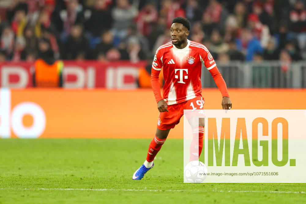 Alphonso Davies FC Bayern Muenchen, 19 with ball, GER, FC Bayern Muenchen vs Royale Union Saint Gilloise, Football, UEFA Champions League, League Phase, Matchday 7, 2025 2026 season, 21 01 2026, GER, FC Bayern Muenchen vs Royale Union Saint Gilloise, Football, UEFA Champions League, League Phase, Matchday 7, 2025 2026 season, 21 01 2026 Muenchen