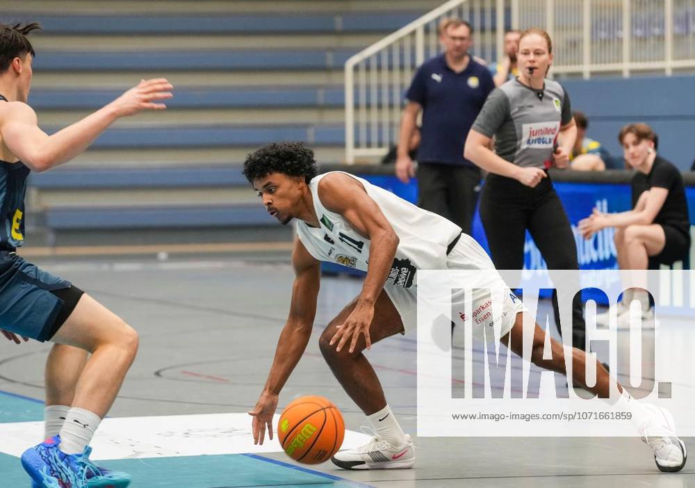 Basketball in Essen Gabriel Jung of the ETB Miners in the game against Baskets Juniors TSG Westerstede on 24 01 2026 The game ended X X in the sports hall Am Hallo, Ernestinenstraße 57 Michael Gohl FUNKE Foto ServicesSport Deutschland Nordrhein Westfalen Essen Copyright MichaelxGohl
