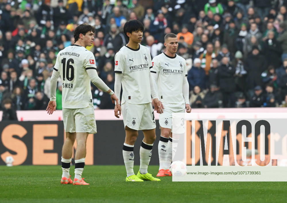 Philipp Sander Borussia Moenchengladbach , Kota Takai Borussia Moenchengladbach , Nico Elvedi Borussia Moenchengladbach , v li 25 01 2026, Fußball 1 Bundesliga, Saison 2025 2026, 19 Spieltag, Borussia Mönchengladbach VfB Stuttgart 0 3 DFL regulations prohibit any use of photographs as image sequences and or quasi video Moenchengladbach Borussia Park Nordrhein Westfalen Germany Team2