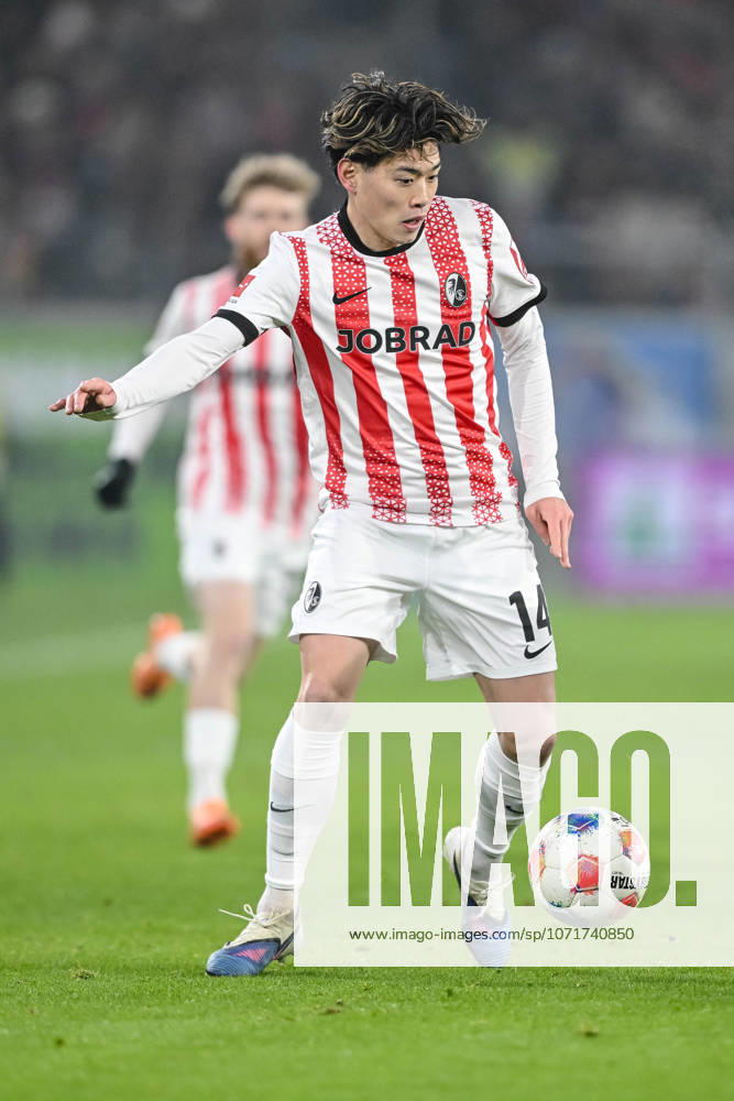 Yuito Suzuki SC Freiburg in action, am Ball, Einzelaktion waehrend des spiels der Bundesliga zwischen Sport Club Freiburg und 1 FC Köln, Europa Park Stadion am 25 January 2026 in Freiburg, Germany Photo by Harry Langer DeFodi Images Yuito Suzuki SC Freiburg controls the Ball during the Bundesliga match between Sport Club Freiburg and 1 FC Köln at Europa Park Stadion on January 25, 2026 in Freiburg, Germany Photo by Harry Langer DeFodi Images DFL regulations prohibit any use of photographs as image sequences and or quasi video Photo by Harry Langer DeFodi Images DFL regulations prohibit any use of photographs as image sequences and or quasi video