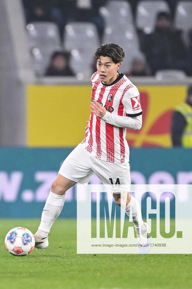 Yuito Suzuki SC Freiburg in action, am Ball, Einzelaktion waehrend des spiels der Bundesliga zwischen Sport Club Freiburg und 1 FC Köln, Europa Park Stadion am 25 January 2026 in Freiburg, Germany Photo by Harry Langer DeFodi Images Yuito Suzuki SC Freiburg controls the Ball during the Bundesliga match between Sport Club Freiburg and 1 FC Köln at Europa Park Stadion on January 25, 2026 in Freiburg, Germany Photo by Harry Langer DeFodi Images DFL regulations prohibit any use of photographs as image sequences and or quasi video Photo by Harry Langer DeFodi Images DFL regulations prohibit any use of photographs as image sequences and or quasi video