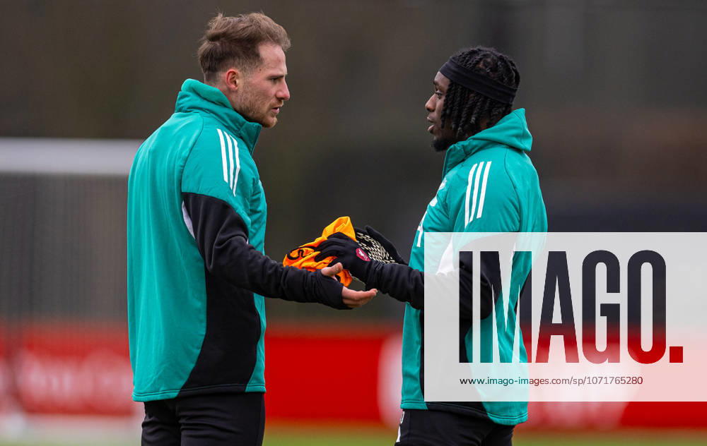 Football - UEFA Champions League - Liverpool FC v QarabaÄü FK - MD-1 LIVERPOOL, ENGLAND - Tuesday, January 27, 2026: Liverpool s Alexis Mac Allister (L) and Jeremie Frimpong during a training session at the AXA Training Centre ahead of the UEFA Champions League match between Liverpool FC and QarabaÄü FK. (Photo by David Rawcliffe Propaganda) LIVERPOOL AXA Training Centre MERSEYSIDE ENGLAND