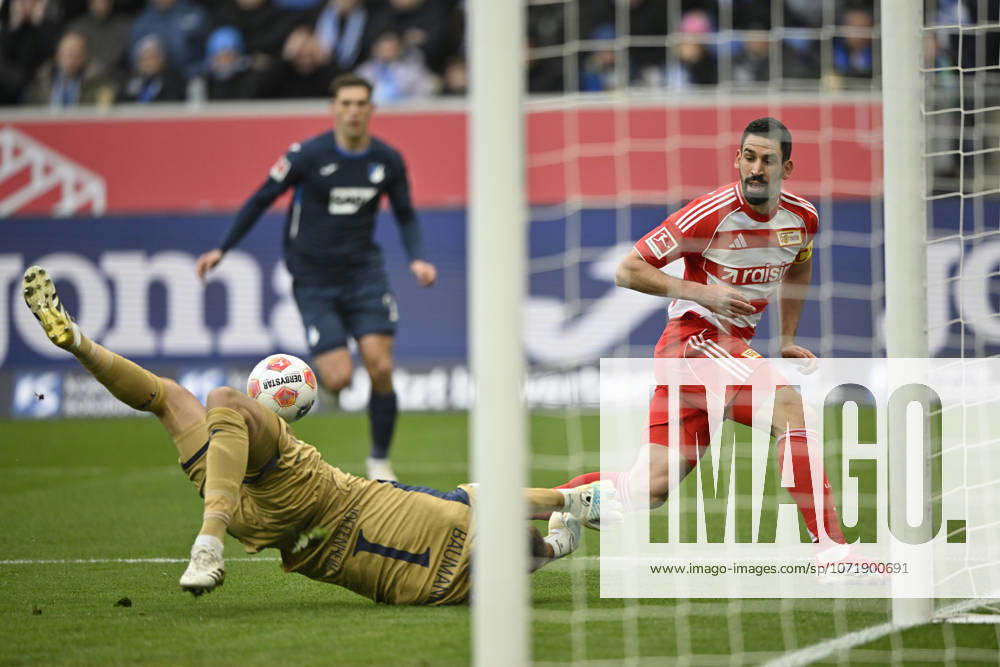 Penalty area scene, goal area scene Goal shot Action Goal chance Rani Khedira 1 FC Union Berlin FCU 08 against goalkeeper Oliver Baumann TSG 1899 Hoffenheim 01 TSG 1899 Hoffenheim vs 1 FC Union Berlin FCU 31 01 2026 DFL REGULATIONS PROHIBIT ANY USE OF PHOTOGRAPHS AS IMAGE SEQUENCES AND OR QUASI VIDEO TSG 1899 Hoffenheim vs 1 FC Union Berlin FCU