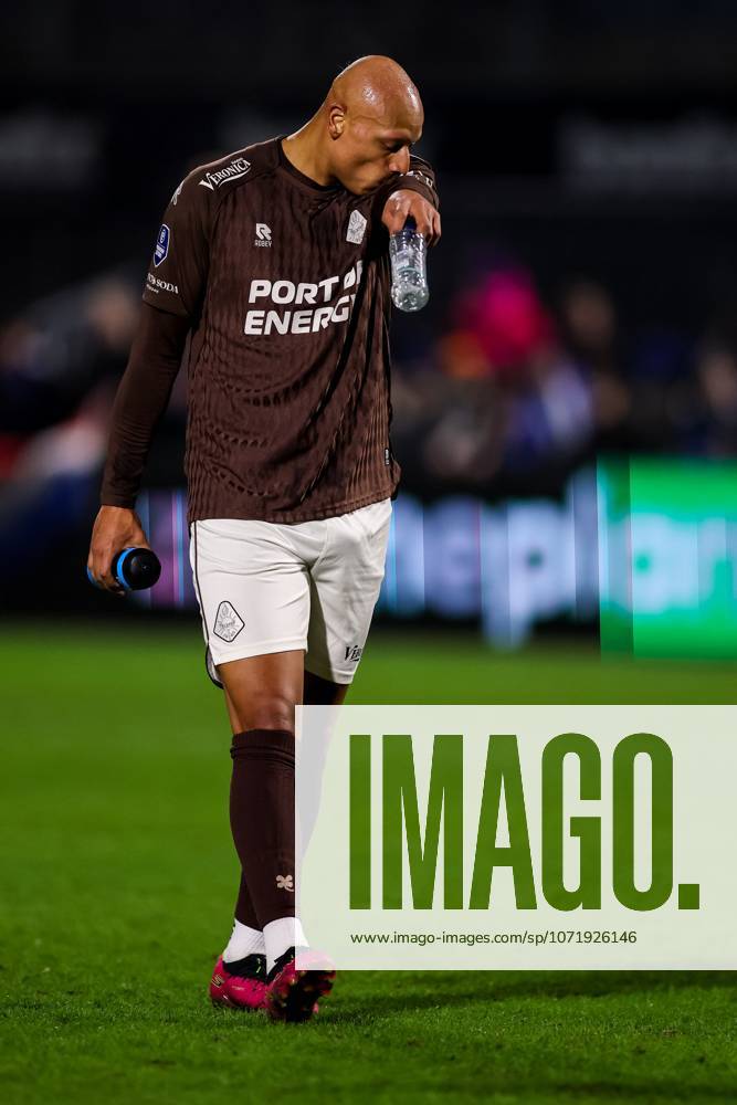 , MACÂ³PARK Stadion , season 2025 2026 , Dutch Eredivisie Football , match between PEC Zwolle and Telstar , picture shows Telstar-player Kay Tejan looks dejected PEC - Telstar x201222187x