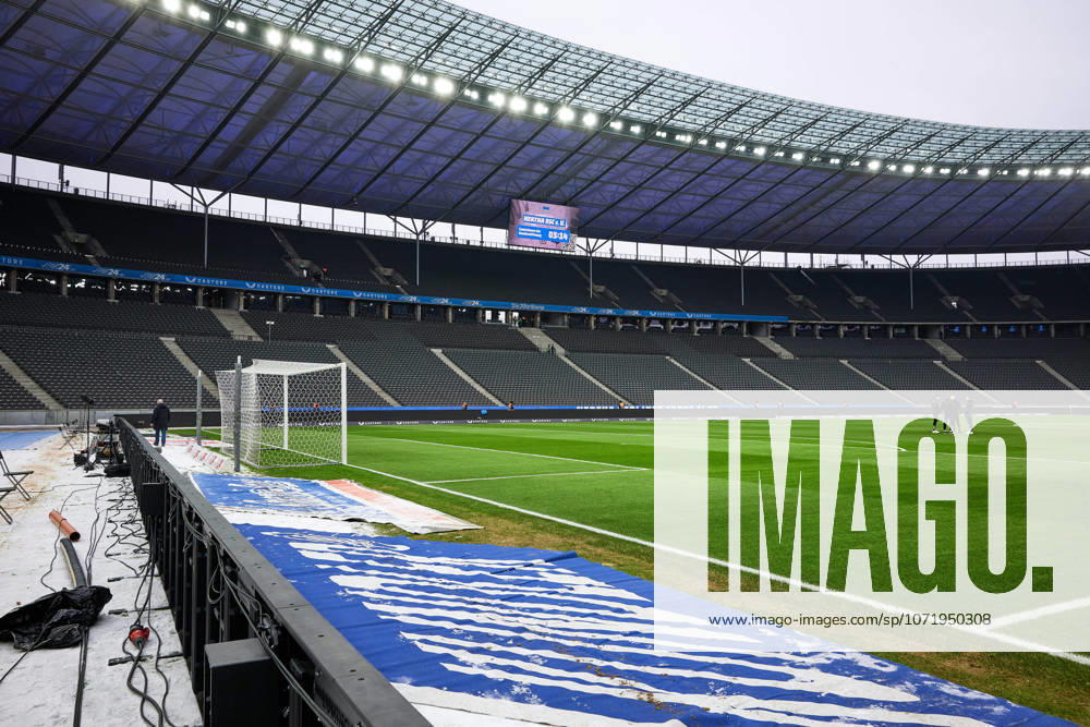 Mood picture Olympiastadion Berlin, Hertha BSC Berlin, wintry, GER, Hertha BSC vs ,SV Darmstadt 98, 2 Bundesliga, Season 2025 2026, 20 Matchday, 01 02 2026 DFL REGULATIONS PROHIBIT ANY USE OF PHOTOGRAPHS AS IMAGE SEQUENCES AND OR QUASI VIDEO GER, Hertha BSC vs ,SV Darmstadt 98, 2 Bundesliga, Season 2025 2026, 20 Matchday, 01 02 2026 Berlin