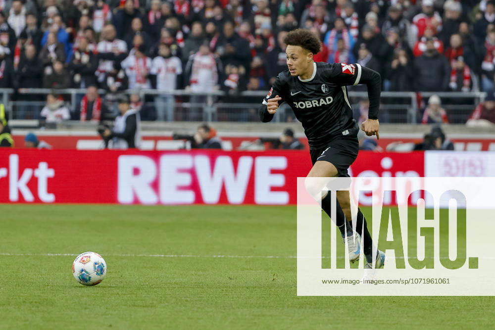 Derry Scherhant SC Freiburg, 07 on the ball , Germany, Football, 1 Bundesliga, Matchday 20, 2025 2026, VfB Stuttgart vs SC Freiburg, 01 02 2026, Stuttgart MHP Arena Germany