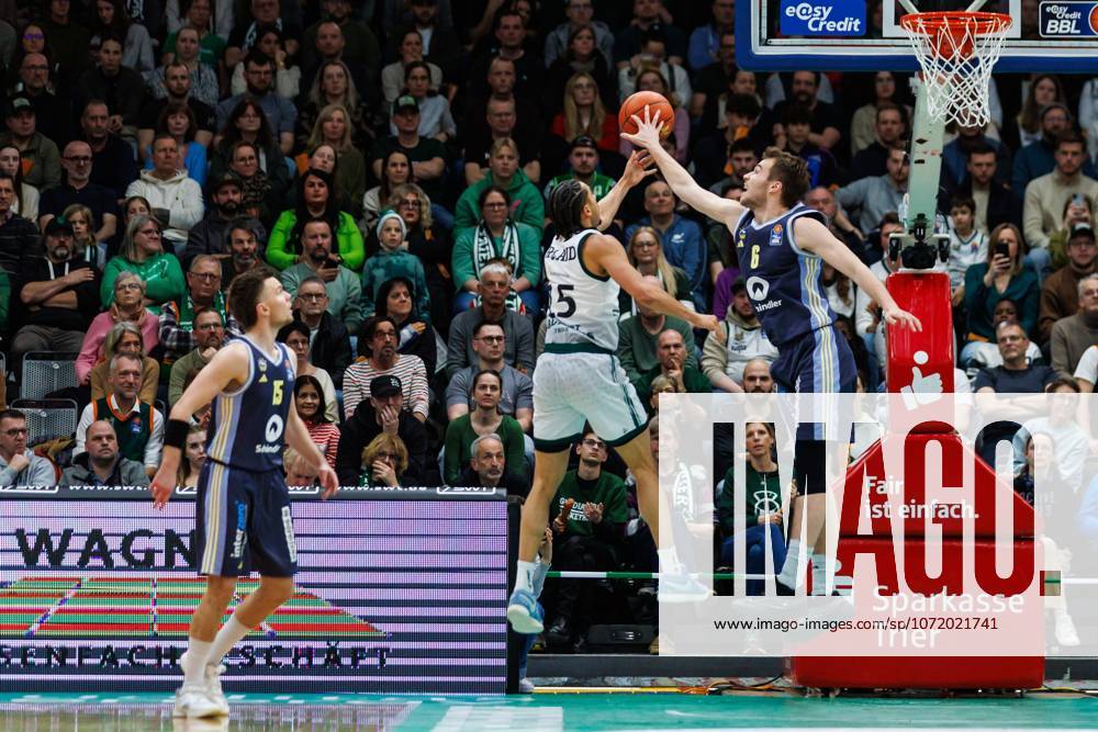 Jordan Roland Gladiators Trier in duel with Malte Delow Alba Berlin , Vet Concept Gladiators Trier vs Alba Berlin, Basketball, easyCredit BBL, Matchday 18, Season 2025 2026, 02 02 2026 Vet Concept Gladiators Trier vs Alba Berlin, Basketball, easyCredit BBL, Matchday 18, Season 2025 2026