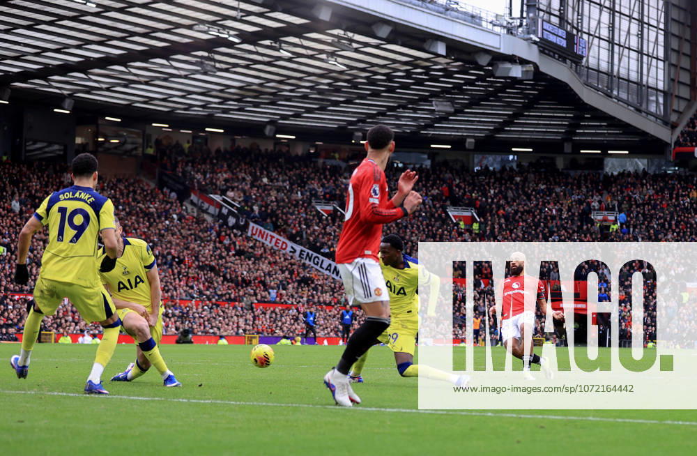 Manchester United gegen Tottenham Hotspur 07. Februar 2026 Manchester Premier League Fußball Manchester United gegen Tottenham Hotspur Bryan Mbeumo von Manchester United erzielt das erste Tor des Spiels Foto von Simon Stacpoole Manchester UK