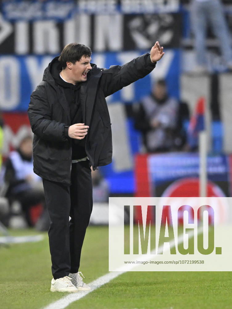 Coach Coach Merlin Polzin Hamburger SV HSV on the sidelines Gesture Gesture 1 FC Heidenheim 1846 FCH vs Hamburger SV HSV 07 02 2026 DFL REGULATIONS PROHIBIT ANY USE OF PHOTOGRAPHS AS IMAGE SEQUENCES AND OR QUASI VIDEO 1 FC Heidenheim 1846 FCH vs Hamburger SV HSV