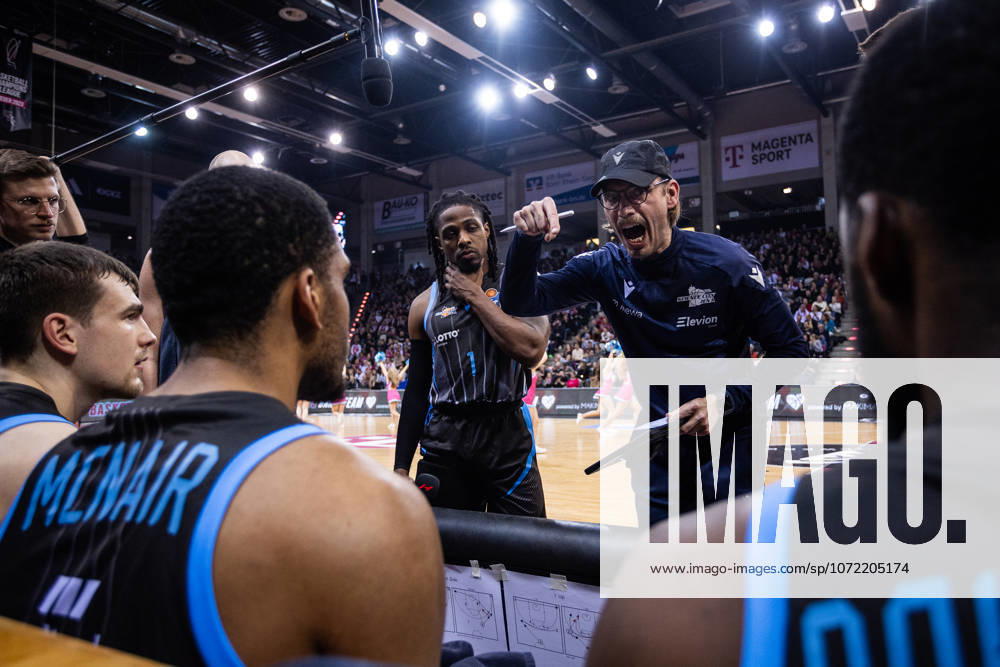 EasyCredit Basketball Bundesliga, Telekom Baskets Bonn vs Science City Jena, 07 02 2026 Björn Harmsen SCIENCE CITY JENA Head Coach is angry easyCredit Basketball Bundesliga, Telekom Baskets Bonn vs Science City Jena, 07 02 2026, Telekom Dome Bonn