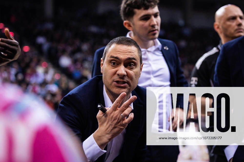 EasyCredit Basketball Bundesliga, Telekom Baskets Bonn vs Science City Jena, 07 02 2026 Marko Stankovic Telekom Baskets Bonn Head Coach during timeout easyCredit Basketball Bundesliga, Telekom Baskets Bonn vs Science City Jena, 07 02 2026, Telekom Dome Bonn