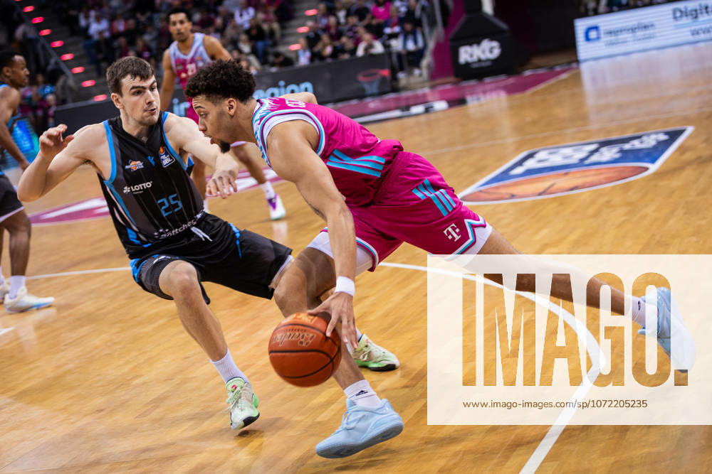 EasyCredit Basketball Bundesliga, Telekom Baskets Bonn vs Science City Jena, 07 02 2026 Alijah Comithier Telekom Baskets Bonn 2 vs Lorenz Bank SCIENCE CITY JENA 25 easyCredit Basketball Bundesliga, Telekom Baskets Bonn vs Science City Jena, 07 02 2026, Telekom Dome Bonn