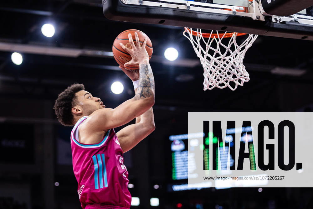 EasyCredit Basketball Bundesliga, Telekom Baskets Bonn vs Science City Jena, 07 02 2026 Alijah Comithier Telekom Baskets Bonn 2 scores at the basket easyCredit Basketball Bundesliga, Telekom Baskets Bonn vs Science City Jena, 07 02 2026, Telekom Dome Bonn