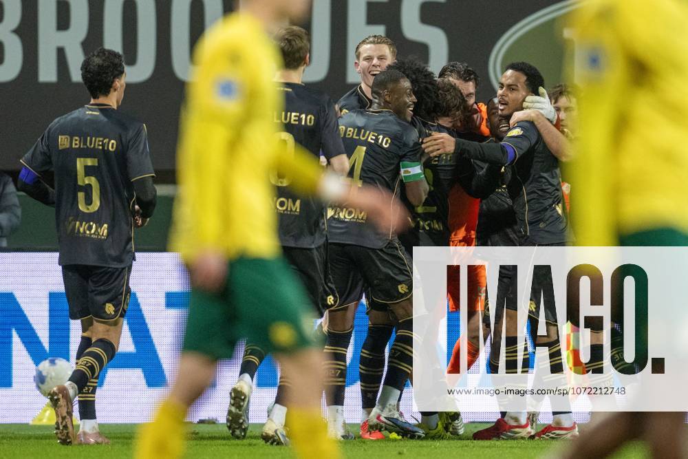 , Fortuna Sittard Stadium , season 2025 2026 , Dutch Eredivisie football , match between Fortuna Sittard and Sparta , picture shows team Sparta celebrates the 2-2 Fortuna Sittard - Sparta x201381144x