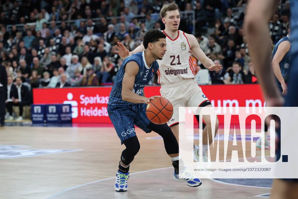 V li Kevin McClain MLP Academics Heidelberg, 03 , Justus Hollatz FC Bayern Muenchen, 21 GER, BBL, MLP Academics Heidelberg vs FC Bayern Muenchen, easycredit Basketball Bundesliga, 19 Matchday, Season, 2025 2026, 08 02 2026 GER, MLP Academics Heidelberg vs FC Bayern Muenchen, Basketball, easycredit Basketball Bundesliga, 19 Matchday, Season, 2025 2026, 08 02 2026 Heidelberg