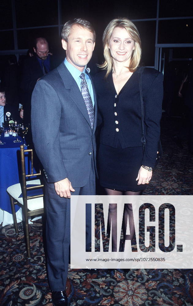 Jan. 9, 2001 - K20803HMc: MUSCULAR DYSTROPHY ASSOCIATION S .MUSCLE TEAM 2001 GALA AND AUCTION.AT CHELSEA PEIRS, NYC 01 09 2001.NADIA COMANECI AND BART CONNER. HENRY McGEE 2001