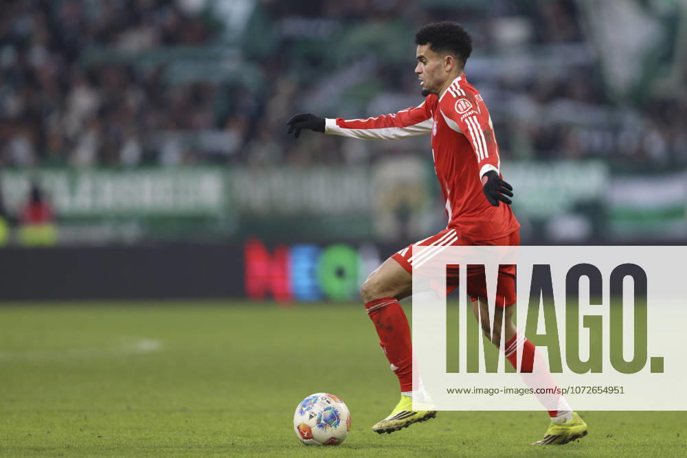 Luis Diaz FC Bayern Munich in action, on the ball, individual action during the Bundesliga match between SV Werder Bremen and FC Bayern Munich at Weserstadion on February 14, 2026 in Bremen, Germany Germany Photo by Oliver Kaelke DeFodi Images Luis Diaz FC Bayern München controls the ball during the Bundesliga match between SV Werder Bremen and FC Bayern München at Weserstadion on February 14, 2026 in Bremen, Germany Photo by Oliver Kaelke DeFodi Images DFL regulations prohibit any use of photographs as image sequences and or quasi video Photo by Oliver Kaelke DeFodi Images